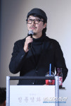 [포토] 봉만대 감독 '5년째 청룡 핸드프린팅 함께해요'