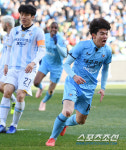 [포토] 김대원, 짜릿한 선제골!