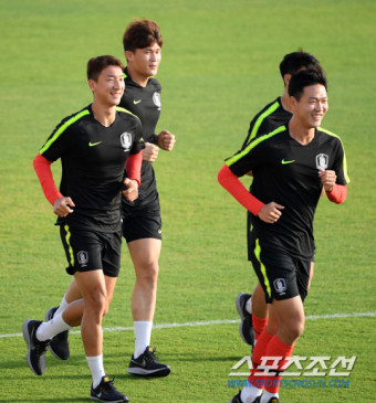 [포토] 김영권 김민재 정우영, 웃으며 달려요~