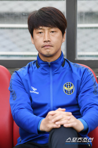 [포토] 인천 임중용 감독대행, 위기의 팀을 구해라!