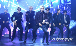 [포토] 온리원오브 '데뷔 쇼케이스, 힘찬 도약!'