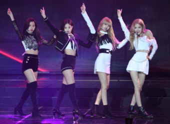 [공식]블랙핑크 '뚜두뚜두', 13개월만에 9억뷰 돌파…K팝 그룹 최초