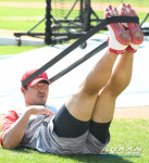 [포토] 한동민 단단한 하체근육 뽐내며