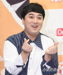 [포토] 황제성 깜찍한 하트 포즈