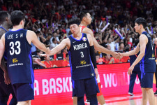 아쉬운 마지막 집중력...한국, 중국에 접전 끝 석패