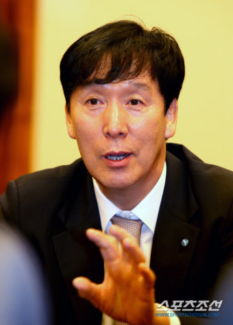 우승도전 우리카드 신영철 감독 