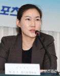 [포토] 제5회 한국농구발전포럼, 토론하는 박정은 패널