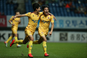 [K리그2 리뷰]임민혁 결승골 광주 선두 질주, 2-1 안산 제압, 2위 부산과 승점 8점차