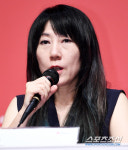 [포토] 인터뷰하는 서영주 대표