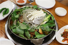 동래부터 부산대까지 맛집으로 고공행진 중인 맛나감자탕, 연말 모임장소로 안성맞춤