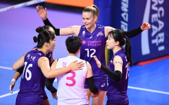 '루시아 20점' 흥국생명 3연승, IBK기업은행에 3-0 완승