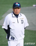 [포토] 훈련 지켜보는 김태형 감독