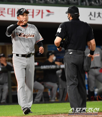 [포토] 최원호 감독대행, '강한 어필!'