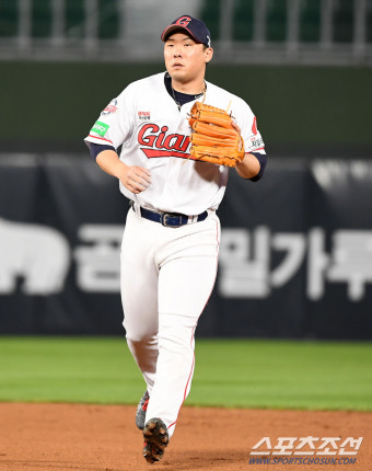 [SC인&아웃]롯데, '햄스트링 통증' 안치홍·오윤석 말소…LG 이상규 2군행