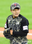 [포토] 김윤식 1회초 무실점 피칭
