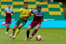 뮌헨, 아스널-토트넘 제치고 노리치 유망주 아론스 데려간다