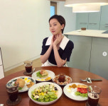 장윤주, 흑발+숏컷트 변신 새로 이사한 집에서 단아한 새댁 포스