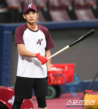 [포토] 키움 이정후, 어제 무안타는 잊자!