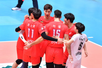 [KOVO컵]'쌍포' 러셀X박철우 51득점 합작, 한국전력 예상깨고 대한항공 꺾고 우승
