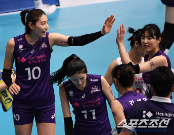 [KOVO컵]'배구여제' 김연경 멀티 능력 폭발, 화려한 복귀, 흥국생명 개막전서 3대0 완승