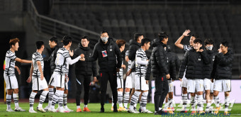 [포토] 축구대표팀 '올림픽대표팀에 3대0 승리'
