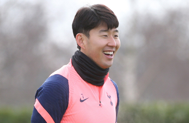 손흥민, 프리시즌에서 부진…이적설 무게
