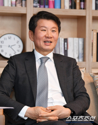 [인뎁스인터뷰]세번째 임기 시작 KFA 정몽규 회장 