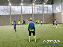 [현장에서]함박눈 쏟아져도 문제없다 실내훈련장 갖춘 전북의 어나더 클라스