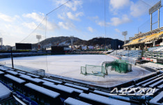 [포토] 폭설에 갇힌 한화 스프링캠프 야외 훈련은 어쩌나~