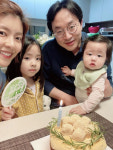 이윤지, ♥남편+붕어빵 두 딸과 행복한 가족사진 닮아가는 네사람