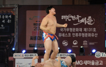 '2002년생 슈퍼루키' 최성민, 데뷔 3개월 만에 생애 첫 백두장사 등극