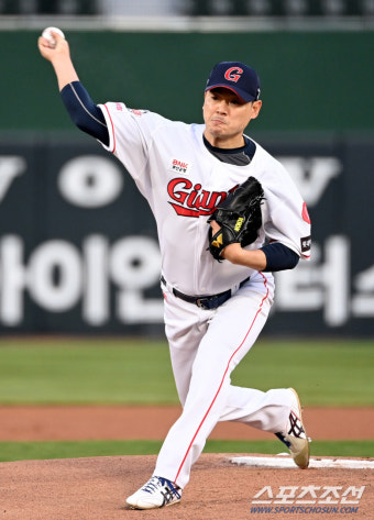[포토] 롯데 선발투수 노경은의 역투!