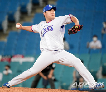 [포토] 6회는 좌완 이승현, 7회는 우완 이승현