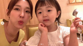 둘째 임신 이지혜, 베프 태리와 겨우 찍는 셀카 붕어빵 눈웃음