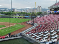 먹구름 가득한 하늘, 빗방울 떨어지기 시작…SSG-KIA전 열릴까[광주현장]