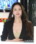[단독] 한예슬 모델사진서 돌연 삭제, 왜?