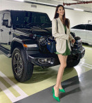 지소연, ♥송재희에 선물받은 드림카 자랑 80주년 에디션, 내 인생 첫 차