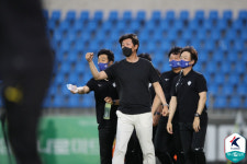 전남까지 잡은 강팀 킬러 박동혁 충남아산 감독 도깨비 아닌 도깨비팀이 됐다