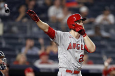 더위 먹었나? 이도류 꿈꾸던 올스타 거포→후반기 타율 0.135 추락