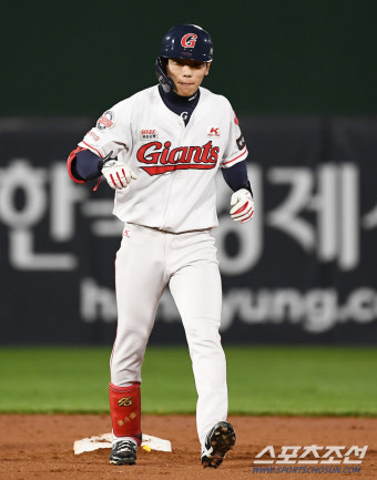 롯데 자이언츠, 연이어 헤드샷 부상...안전을 위한 대책 마련 중