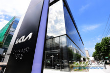 단순 자동차 전시장과 비교 'NO'…기아 강서 플래그십 스토어가 특별한 이유는?