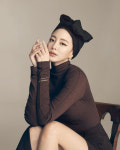 한예슬, 헤어터번+왕귀걸이도 완벽 소화…소멸할 것 같은 작은 얼굴