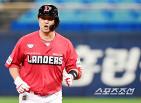 사구 후유증 최 정, 3일 만에 선발 복귀…공백 잘 채웠다 김찬형 2루수 출장 [대전 리포트]