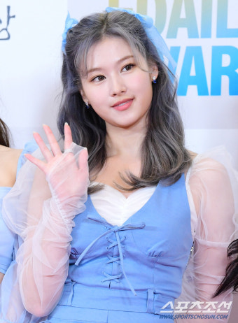 [포토] 트와이스 사나, 웹툰 속 여신