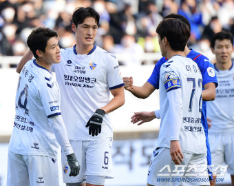 [포토] 패널티킥 실축한 울산 이동경