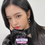 프듀 당시 169cm·48kg 안유진, 데뷔 며칠 됐다고 브라운→블랙 헤어컬러 변신…이목구비 더 또렷