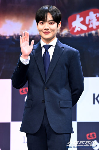[포토] 김민기, 손인사도 바르게