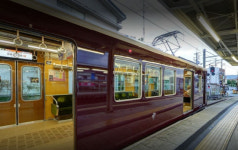 日 지하철 종착역에서 잠자던 아저씨..알고 보니 시신이었다