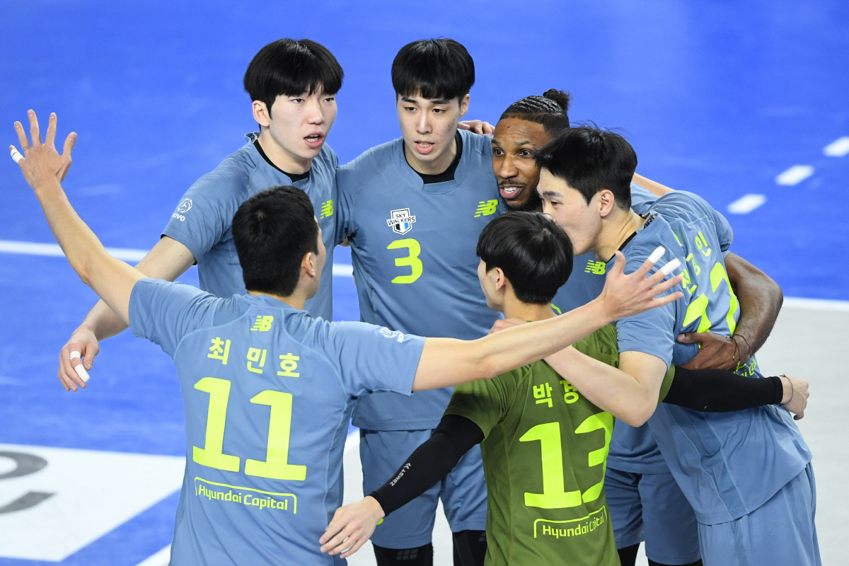 현대캐피탈, 레오 5500개 공격 득점 달성하며 5연승 질주
