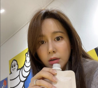 '안정환' 이혜원, 손가락에 낀 '다이아 알알이 박힌 결혼반지' 눈길이 확